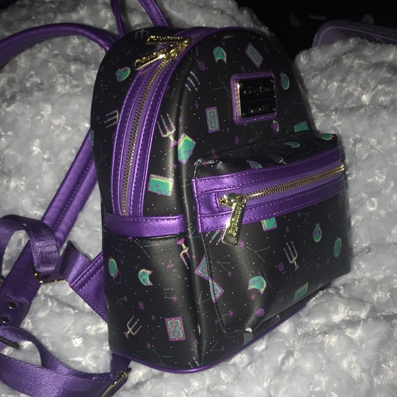 Loungefly Hocus Pocus Disney Parks exclusive mini backpack - Picture 11 of 11